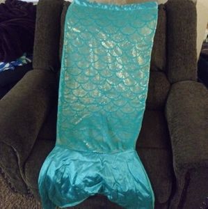 Snuggie Tails